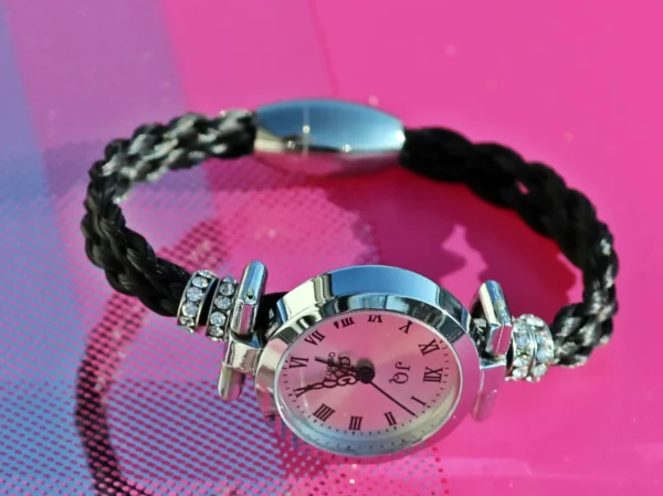 Pferdehaar Uhr rund Schmuck aus Pferdehaar Pferdehaarschmuck Pferdehaararmband mit Gravur