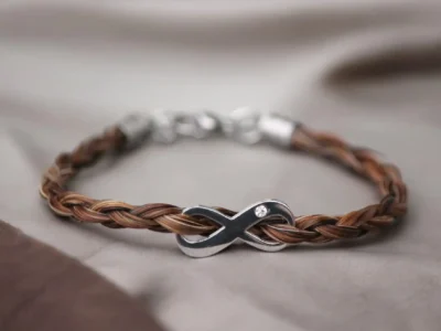 Pferdehaarschmuck Armband aus Pferdehaar mit einem Infinity Symbol Schmuck aus Pferdehaar