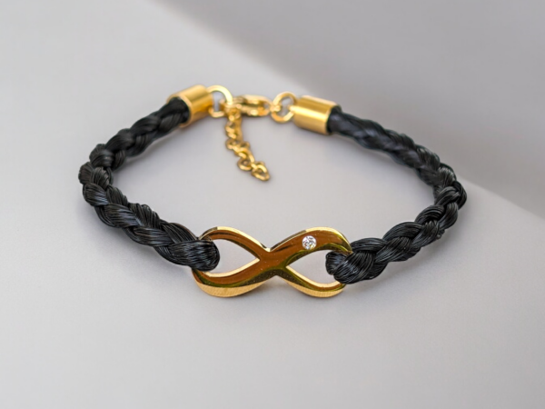 Armband geflochten aus eigenem Pferdehaar mit goldenem Infinity Symbol Pferdehaarschmuck, Schmuck aus Pferdehaar