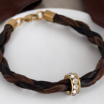 Pferdehaarschmuck Armband aus Pferdehaar mit einer goldenen Strassperle Schmuck aus Pferdehaar