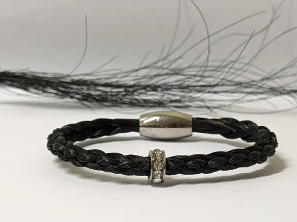 Pferdehaarschmuck Armband aus Pferdehaar mit einer silbernen Strassperle Schmuck aus Pferdehaar